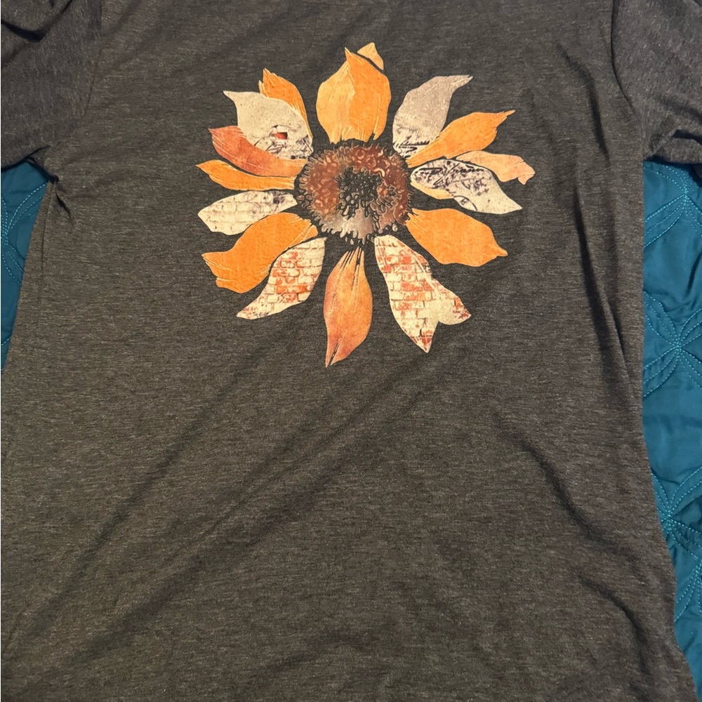 Gray T-Shirt with Sunflower Graphic